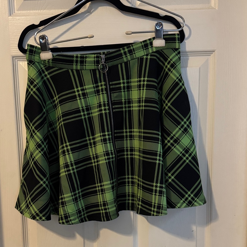 Hot Topic Green and Black Plaid Skater Skirt
